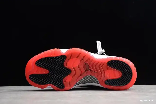 Low 11 528895-012 Retro  Red Air mens "Bred" Jordan Black 0407